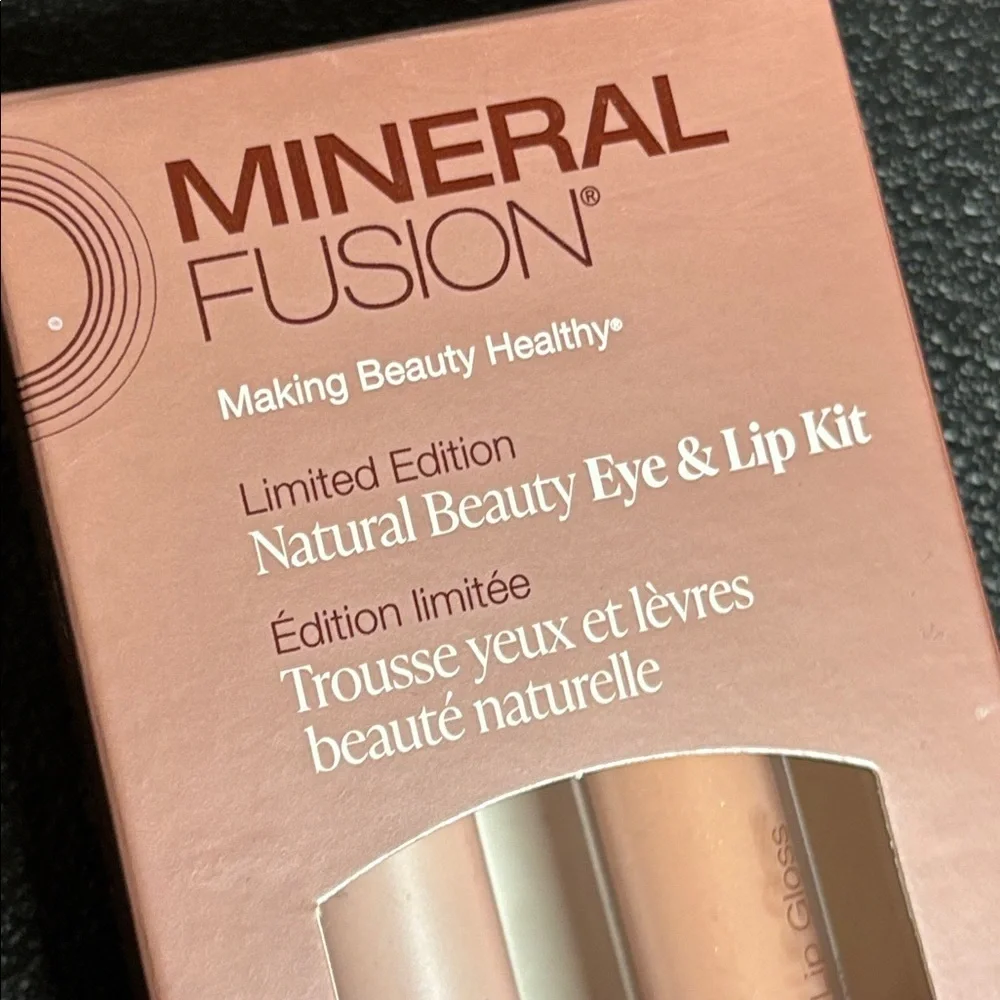 Mineral Fusion Natural Beauty Eye & Lip Kit - So Classy Mascara Lip Gloss Set